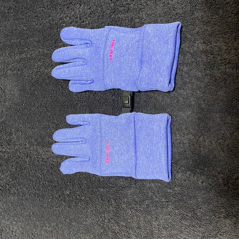 Head purple gloves
